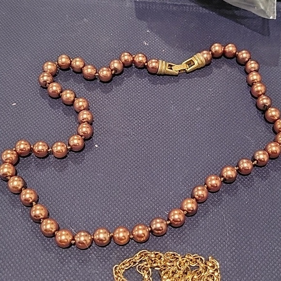 Necklaces - Picture 2 of 6